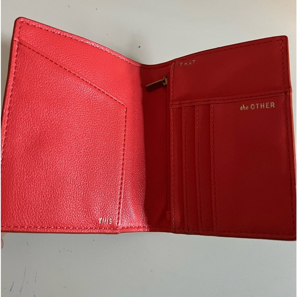Brand New Fossil Passport Holder - Picture 2 of 2